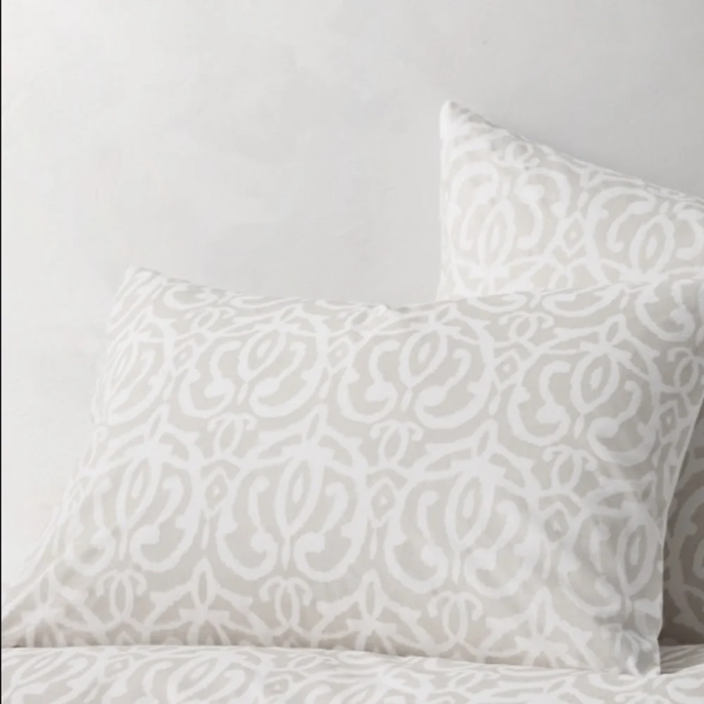 RH AIMEE COTTON-LINEN STANDARD SHAM